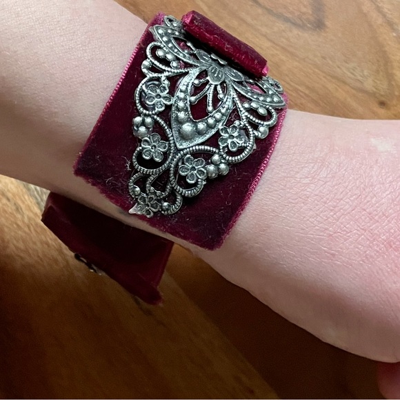 Victorian Steampunk Maroon Velvet & Metal Cuff - Picture 5 of 15